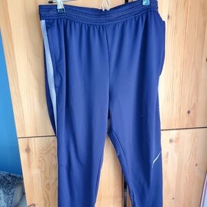 Nike Men's Dri Fit Joggers in Purple size Medium